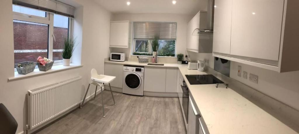 Ella Court Devon Apartment Торки Екстериор снимка