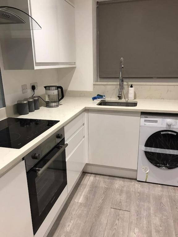Ella Court Devon Apartment Торки Екстериор снимка