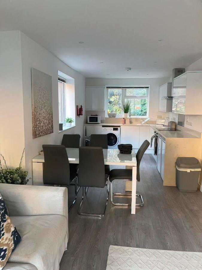 Ella Court Devon Apartment Торки Екстериор снимка