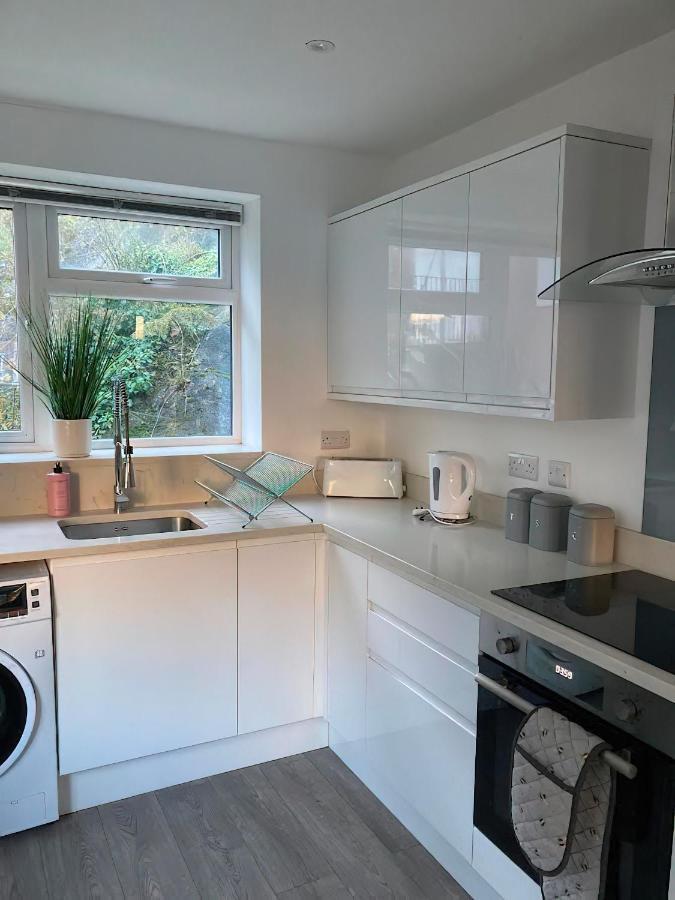 Ella Court Devon Apartment Торки Екстериор снимка